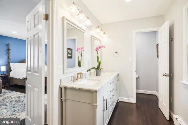 9805 FIVE OAKS RD, Fairfax, VA 22031