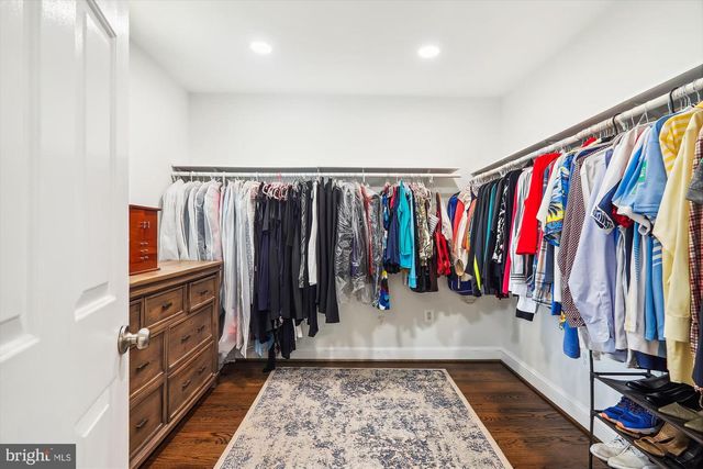 9805 FIVE OAKS RD, Fairfax, VA 22031