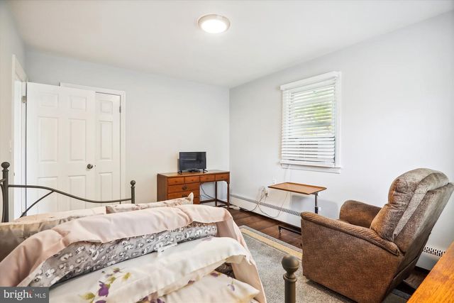 9805 FIVE OAKS RD, Fairfax, VA 22031