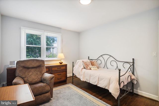 9805 FIVE OAKS RD, Fairfax, VA 22031