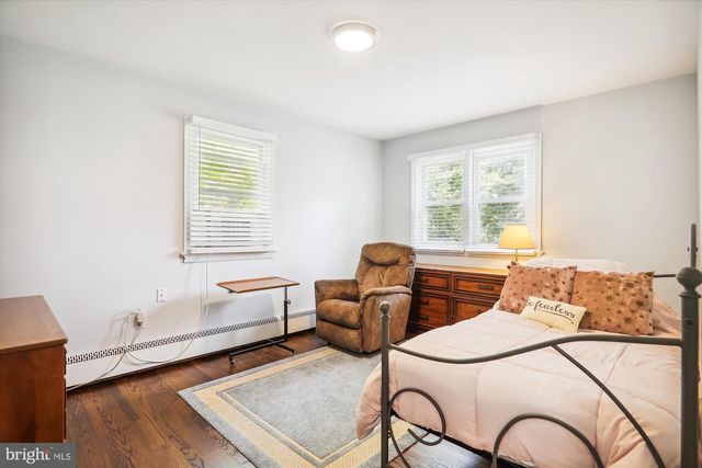 9805 FIVE OAKS RD, Fairfax, VA 22031