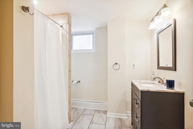 9805 FIVE OAKS RD, Fairfax, VA 22031