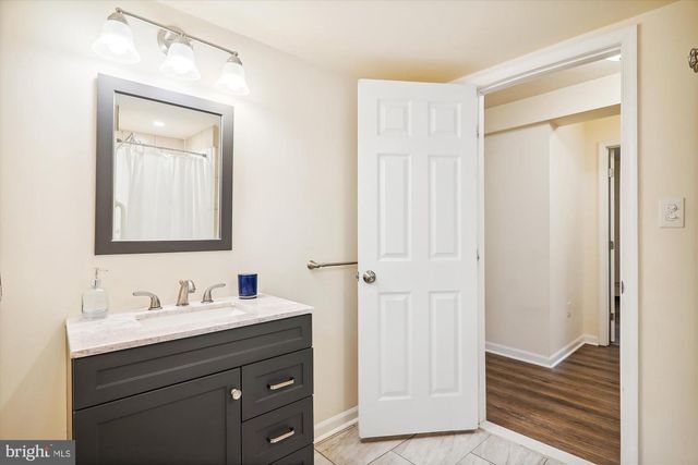 9805 FIVE OAKS RD, Fairfax, VA 22031