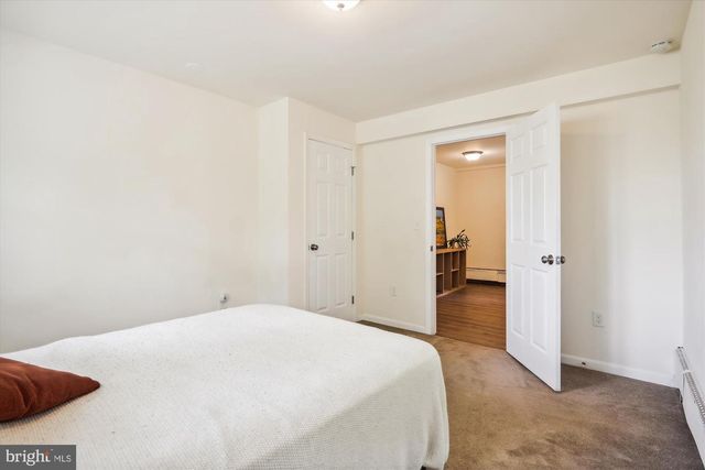 9805 FIVE OAKS RD, Fairfax, VA 22031