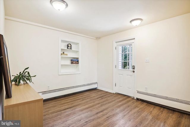 9805 FIVE OAKS RD, Fairfax, VA 22031