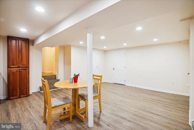 9805 FIVE OAKS RD, Fairfax, VA 22031