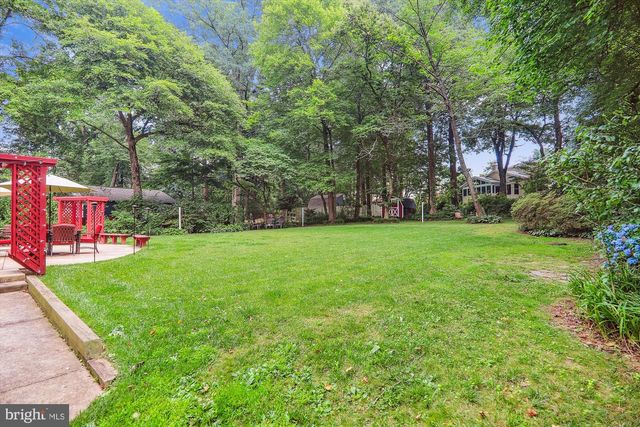 9805 FIVE OAKS RD, Fairfax, VA 22031