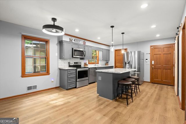 4052 Oak Harbour Circle, Gainesville, GA 30506