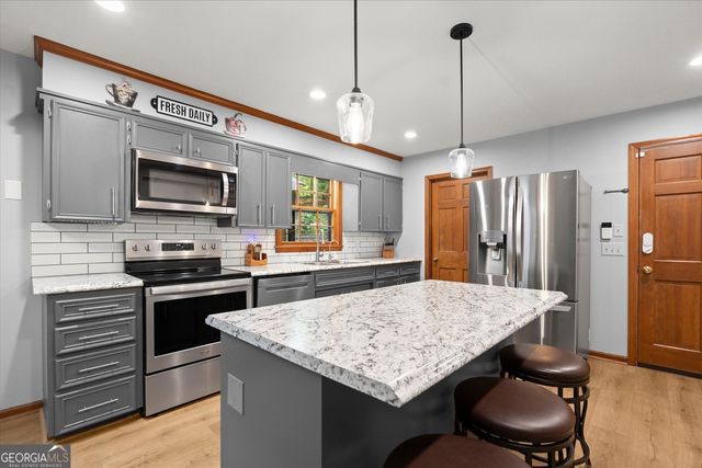 4052 Oak Harbour Circle, Gainesville, GA 30506