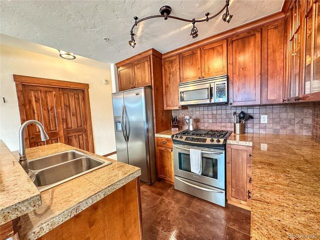 39 Cozens Pointe Cir B-B202, Fraser, CO 80442