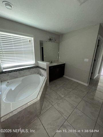 11493 PACEYS POND Circle, Jacksonville, FL 32222