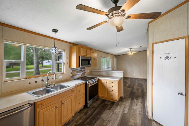 17710 Country Bend, Magnolia, TX 77355