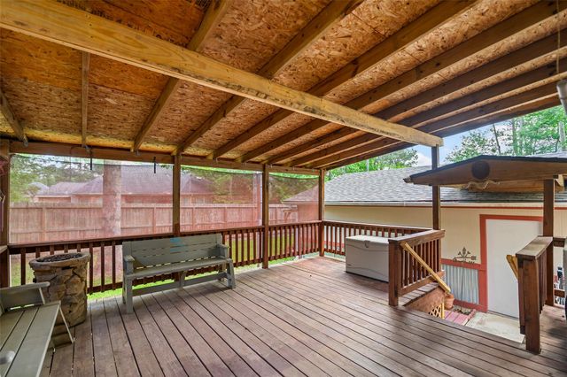 17710 Country Bend, Magnolia, TX 77355