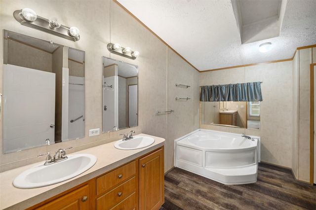 17710 Country Bend, Magnolia, TX 77355