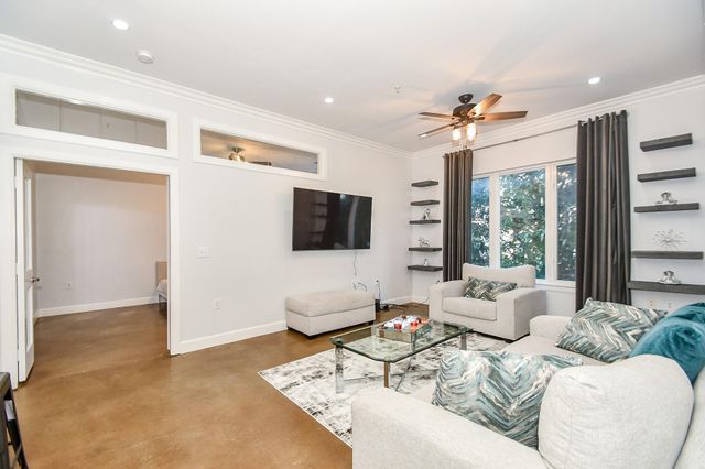 1900 Genesee Street 104, Houston, TX 77006