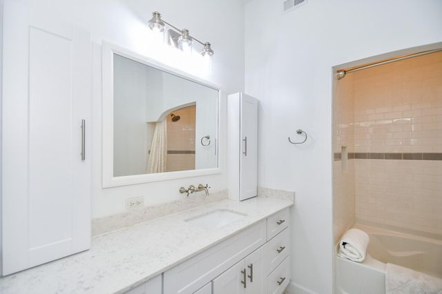1900 Genesee Street 104, Houston, TX 77006