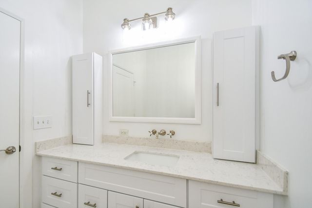 1900 Genesee Street 104, Houston, TX 77006