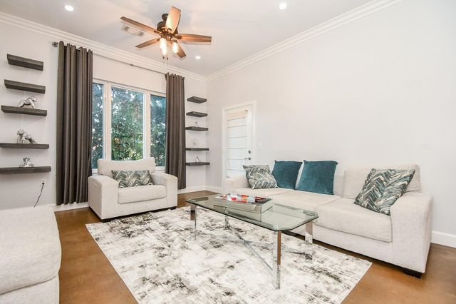 1900 Genesee Street 104, Houston, TX 77006