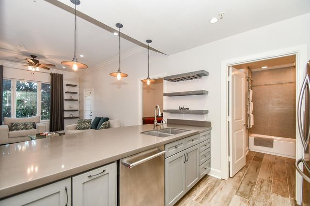 1900 Genesee Street 104, Houston, TX 77006