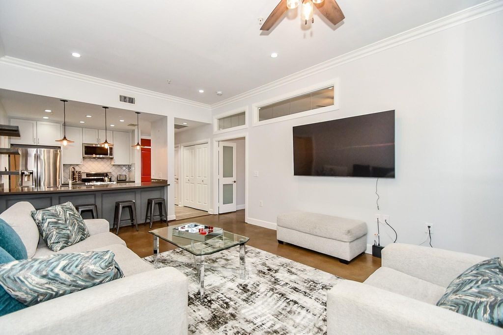 1900 Genesee Street 104, Houston, TX 77006