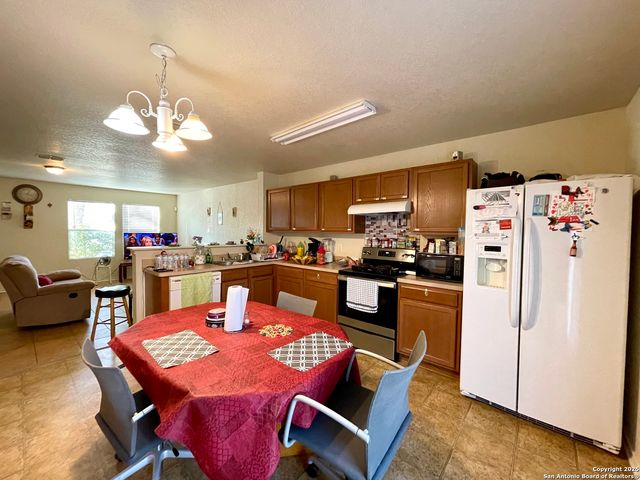 910 Absolon Farm, San Antonio, TX 78228
