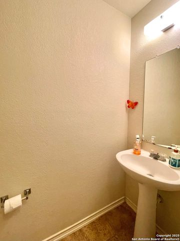 910 Absolon Farm, San Antonio, TX 78228