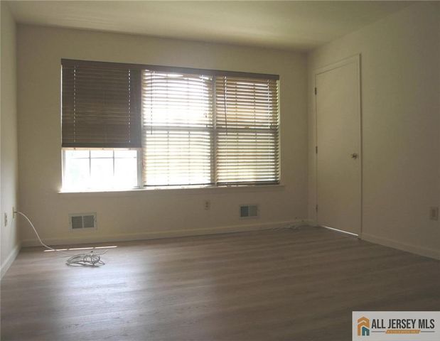 1218 Plymouth Road, North Brunswick, NJ 08902