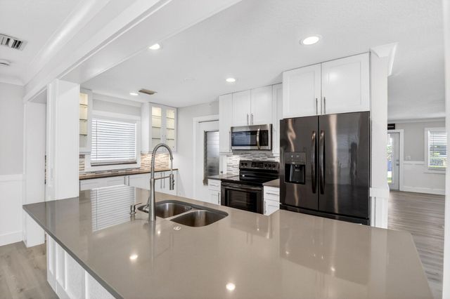 2088 SW 13th Terrace, Boynton Beach, FL 33426