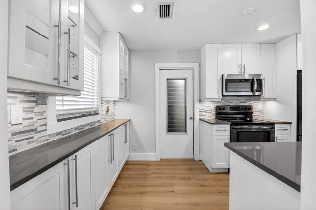 2088 SW 13th Terrace, Boynton Beach, FL 33426