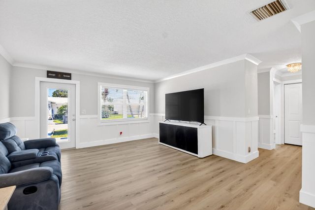 2088 SW 13th Terrace, Boynton Beach, FL 33426