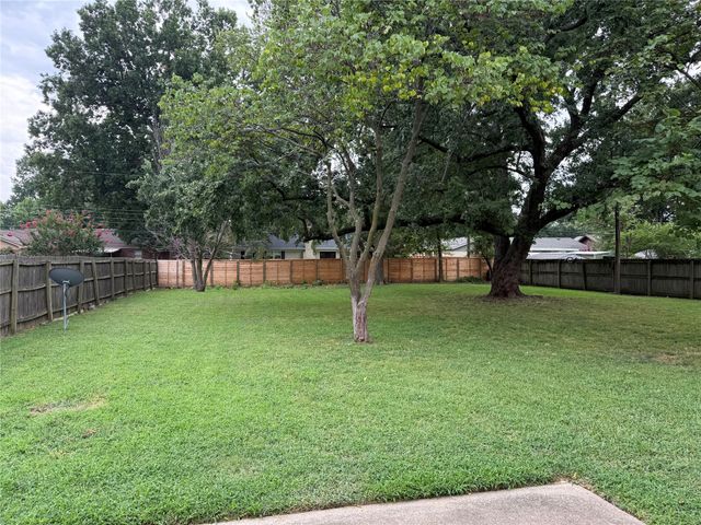 1928 E 55th Place, Tulsa, OK 74105