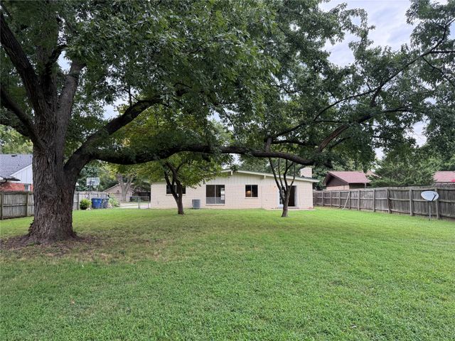 1928 E 55th Place, Tulsa, OK 74105