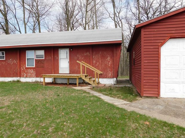 4240 W McCarty Lane, Rochester, IN 46975