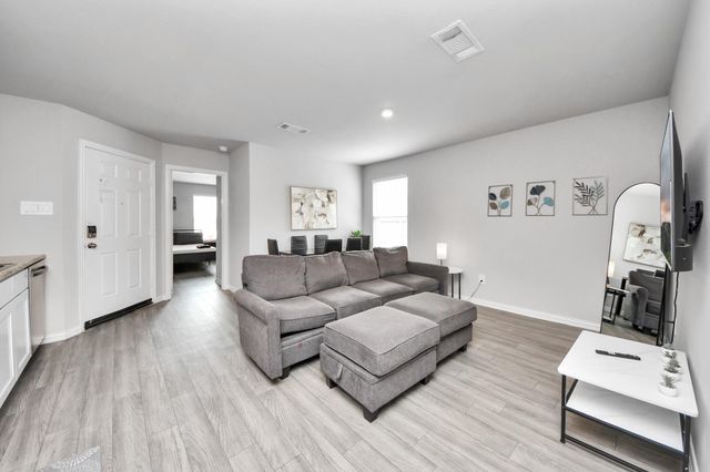 9027 Madera Road A/B, Houston, TX 77078