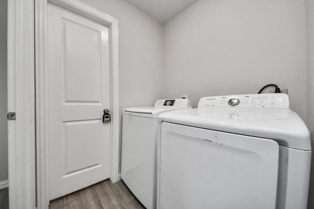 9027 Madera Road A/B, Houston, TX 77078
