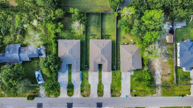 9027 Madera Road A/B, Houston, TX 77078