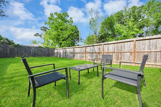 9027 Madera Road A/B, Houston, TX 77078
