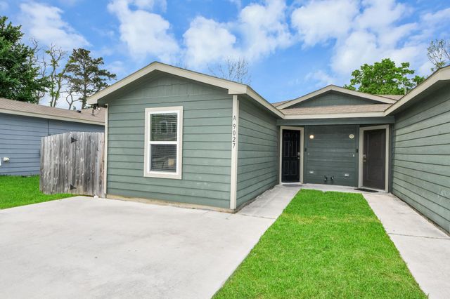 9027 Madera Road A/B, Houston, TX 77078