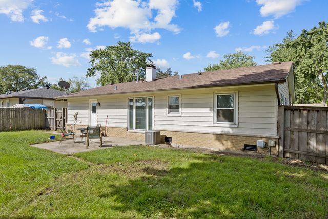 1031 Maple Lane, Elk Grove Village, IL 60007