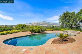 300 Oak View Ter, Danville, CA 94526