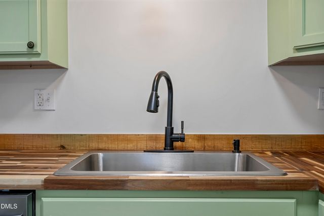 1207 Jackson Street, Burlington, NC 27217