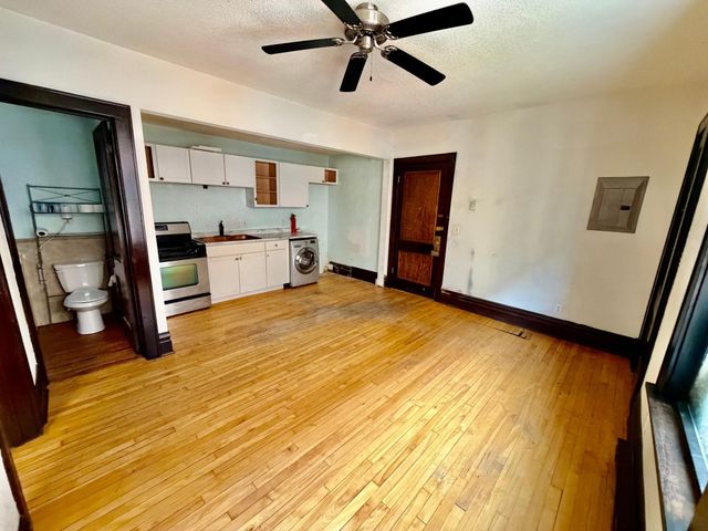 1928 Aldrich Avenue S B105, Minneapolis, MN 55403