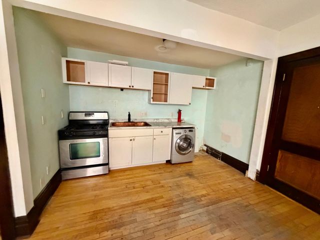 1928 Aldrich Avenue S B105, Minneapolis, MN 55403