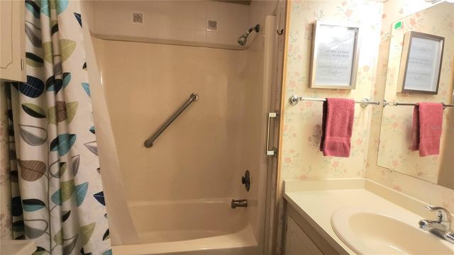 3275 26TH AVENUE E 160, Bradenton, FL 34208