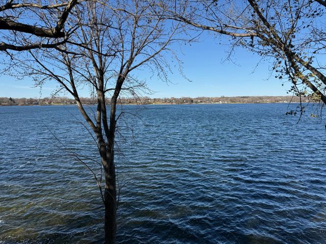 5134 E Eagle Lake Road, Willmar, MN 56201