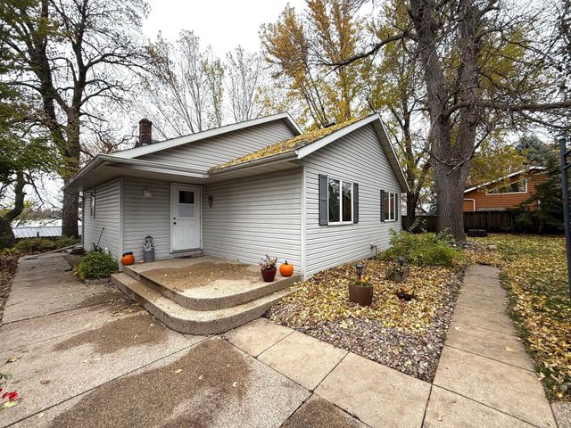 5134 E Eagle Lake Road, Willmar, MN 56201