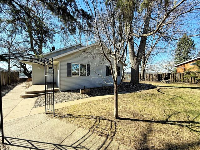5134 E Eagle Lake Road, Willmar, MN 56201