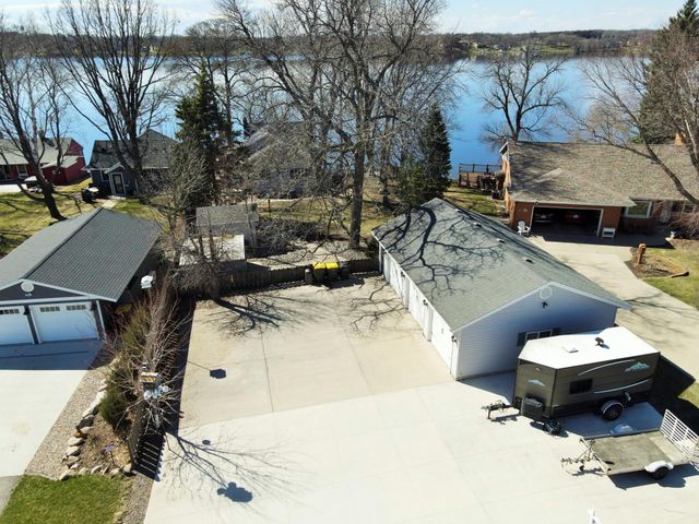 5134 E Eagle Lake Road, Willmar, MN 56201