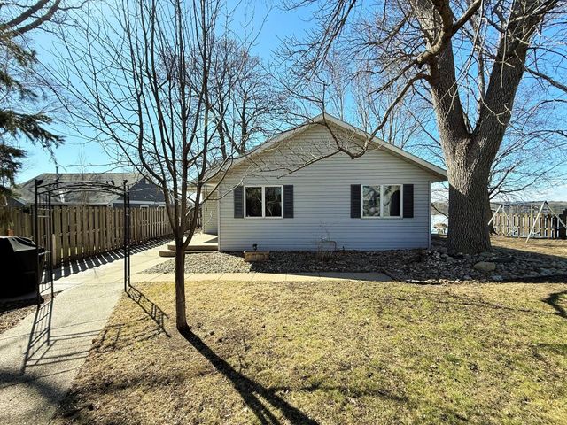 5134 E Eagle Lake Road, Willmar, MN 56201
