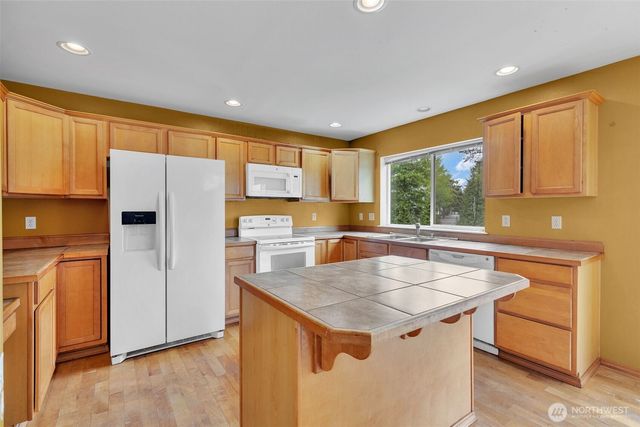 728 95th Court SE, Everett, WA 98208